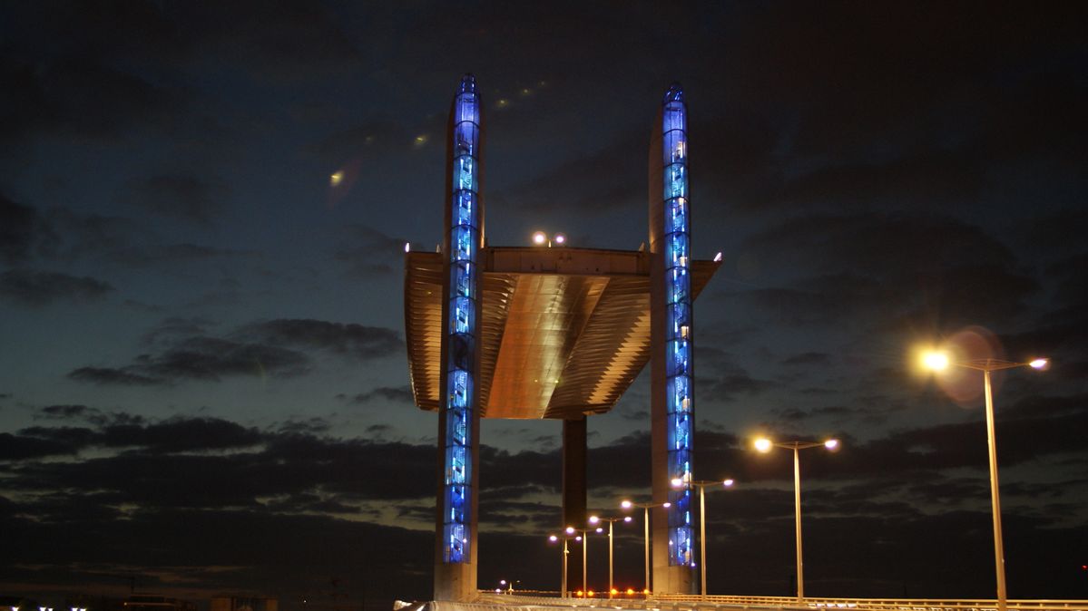 Levée du pont-Chaban-Delmas à Bordeaux. Mai 2014 (A230)