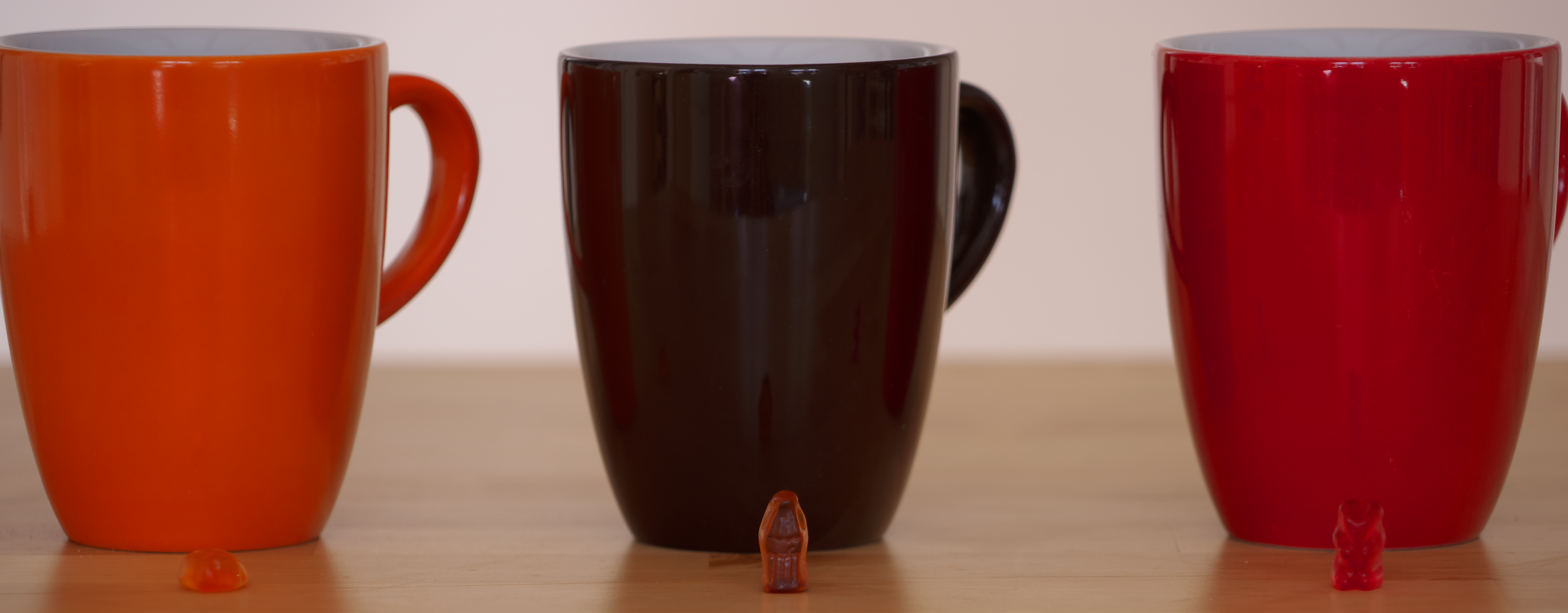 Zu jeder Tasse passt ein Gummibärchen