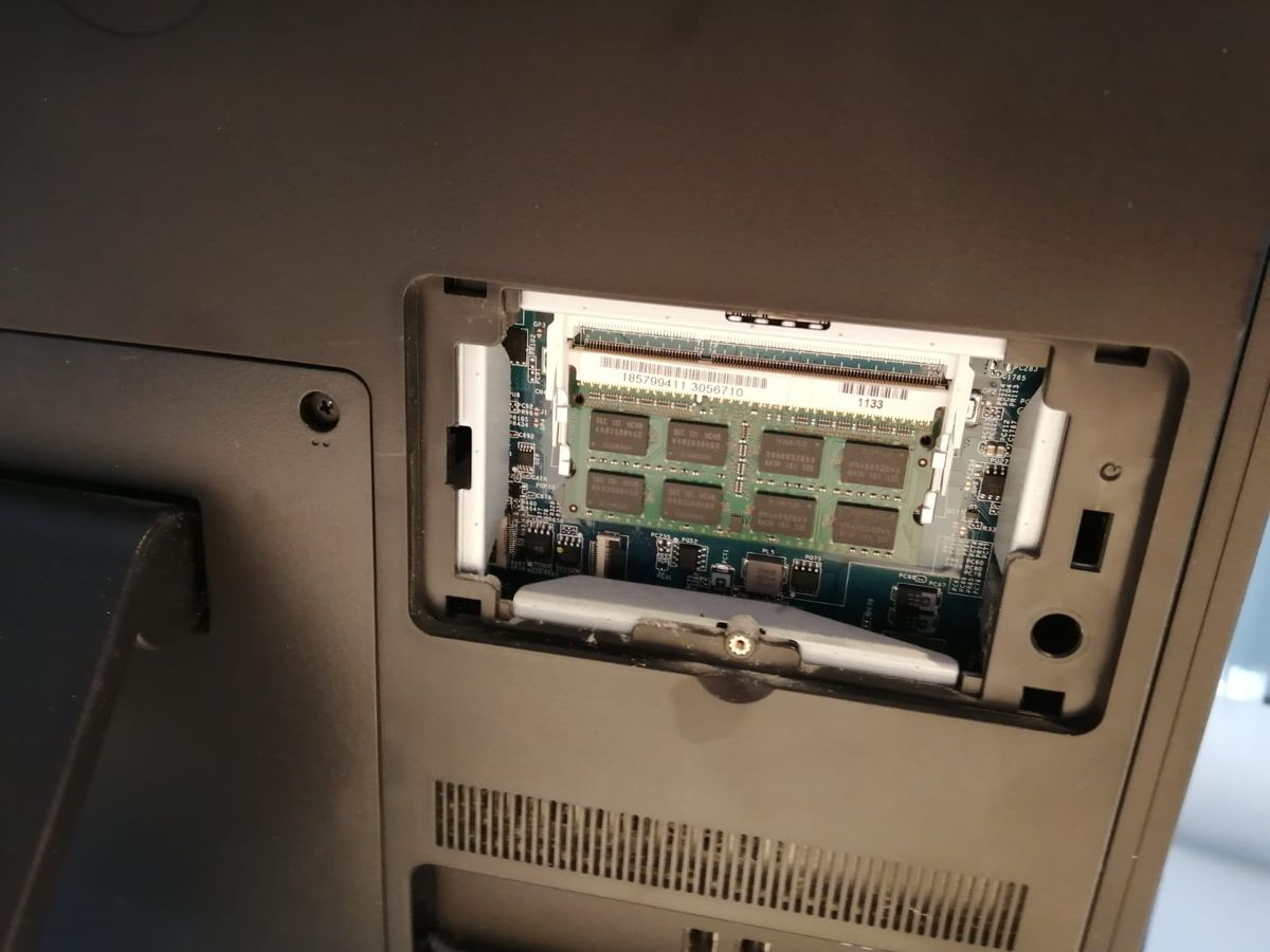 vaio memory slot.jpg